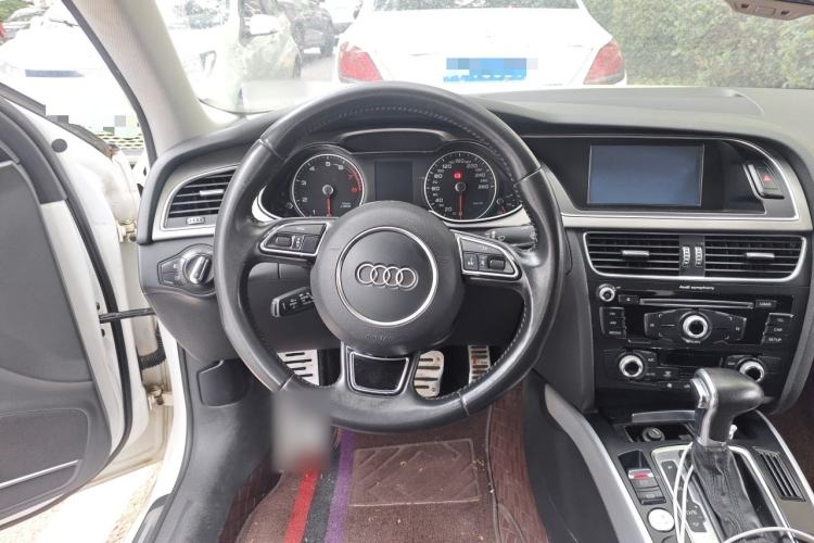 Used Audi A4L 2016 35 TFSI Collector's Edition Automatic Standard Model Steering Wheel