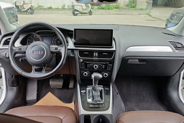 Used Audi A4L 2016 45 TFSI Collection Edition quattro Personalized Sports Model Steering Wheel