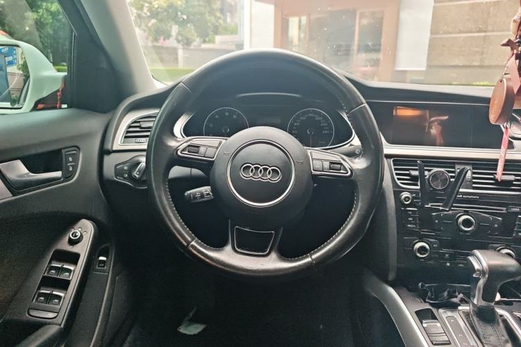 Used Audi A4L 2016 35 TFSI Collector's Edition Automatic Standard Model Steering Wheel