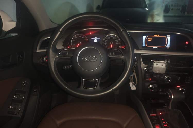 Used Audi A4L 2016 35 TFSI Collector's Edition Automatic Standard Model Steering Wheel