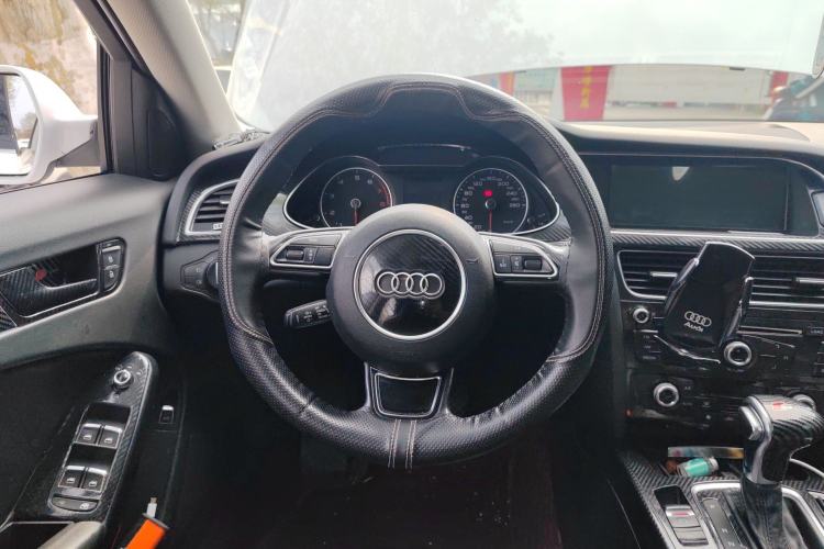 Used Audi A4L 2016 35 TFSI Collector's Edition Automatic Standard Model Steering Wheel