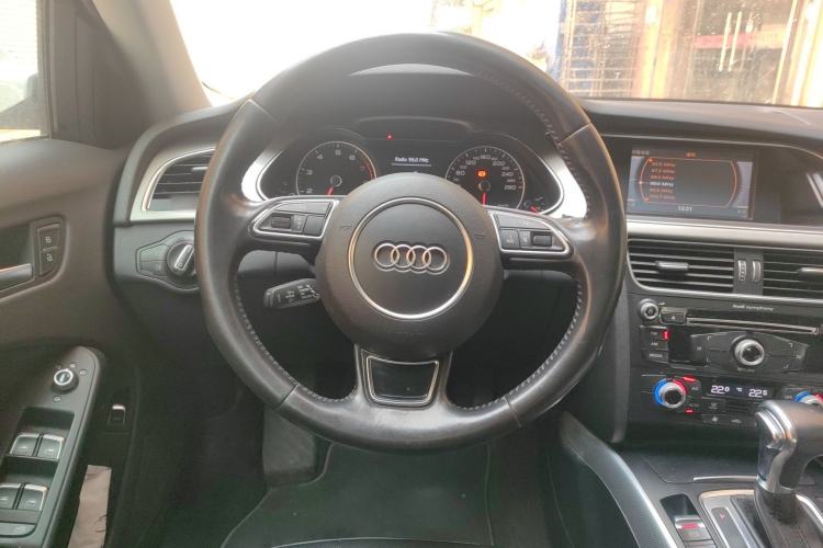 Used Audi A4L 2016 35 TFSI Collector's Edition Automatic Standard Model Steering Wheel