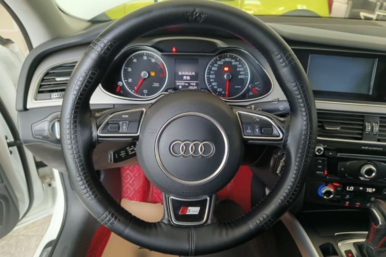 Used Audi A4L 2016 35 TFSI Automatic Standard Model Steering Wheel
