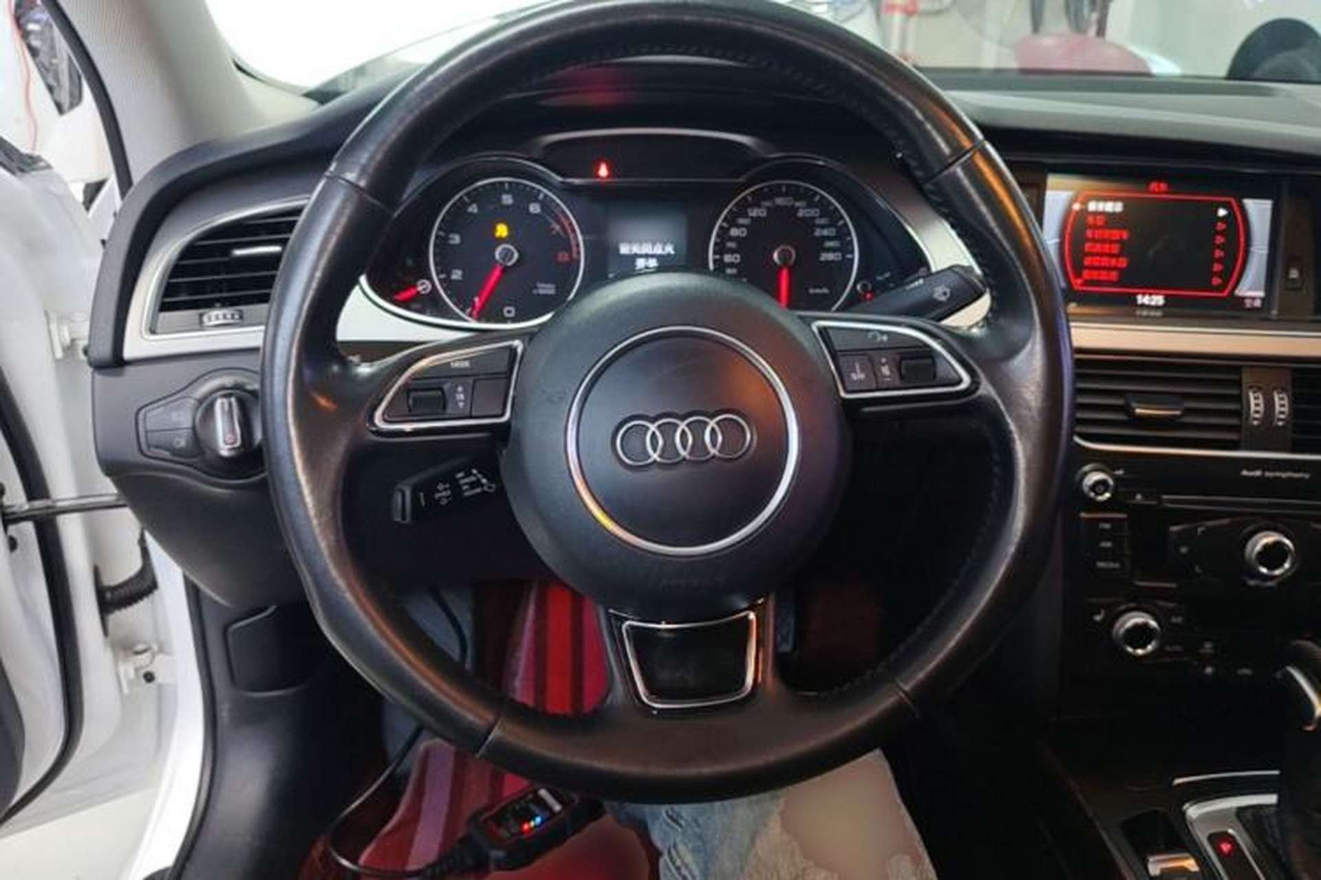 Used Audi A4L 2016 35 TFSI Collector's Edition Automatic Standard Model Steering Wheel