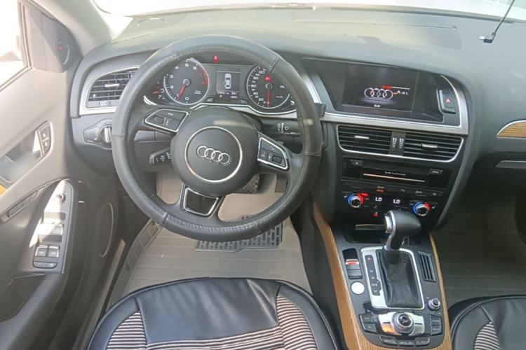 Used Audi A4L 2016 35 TFSI Collection Edition S line Luxury Model Steering Wheel
