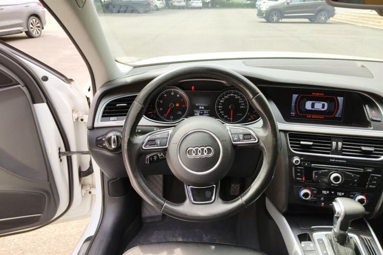 Used Audi A4L 2016 35 TFSI Collector's Edition Automatic Standard Model Steering Wheel