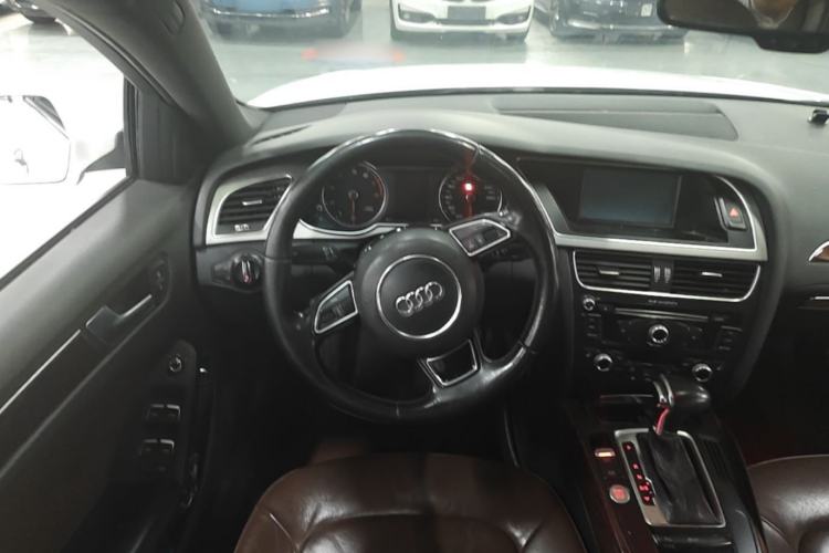 Used Audi A4L 2016 35 TFSI Collection Edition S line Comfort Model Steering Wheel