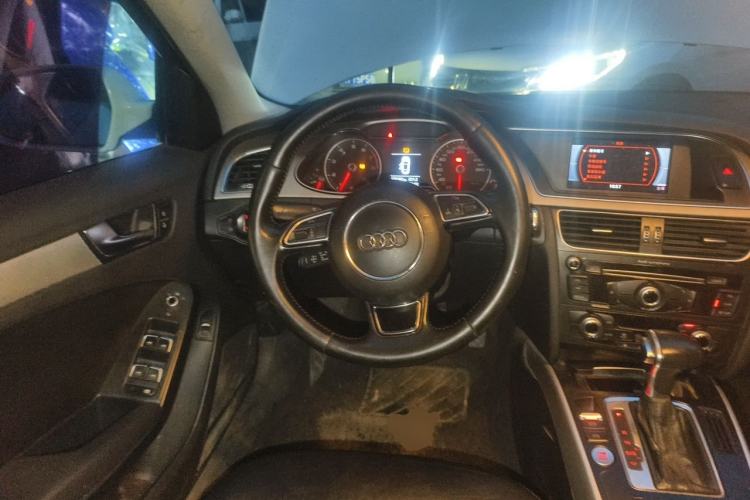 Used Audi A4L 2016 35 TFSI Collector's Edition Automatic Standard Model Steering Wheel