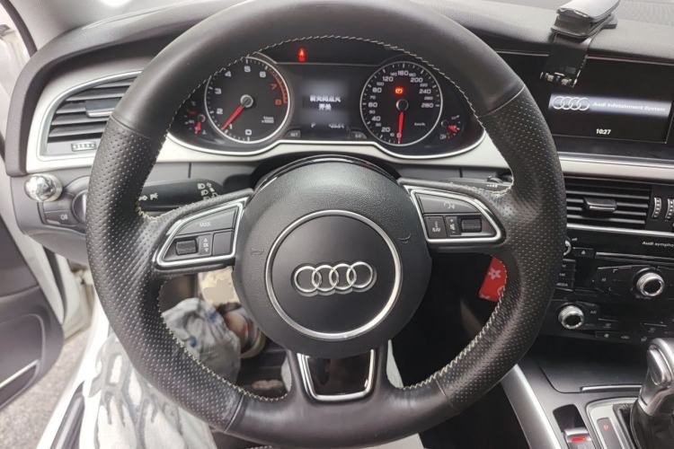 Used Audi A4L 2016 35 TFSI Automatic Standard Model Steering Wheel