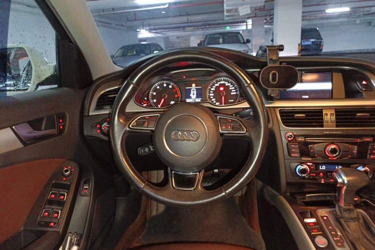 Used Audi A4L 2016 35 TFSI Collector's Edition Automatic Standard Model Steering Wheel