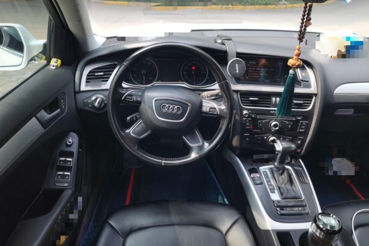 Used Audi A4L 2016 30 TFSI Collector's Edition Automatic Comfort Model Steering Wheel