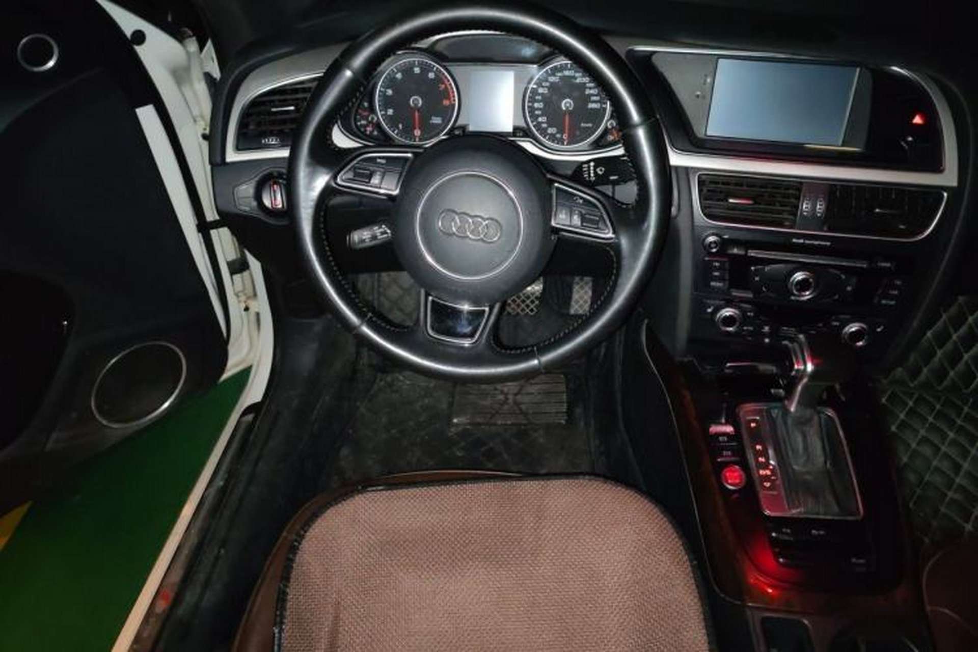 Used Audi A4L 2016 35 TFSI Collector's Edition Automatic Standard Model Steering Wheel