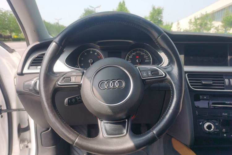 Used Audi A4L 2016 35 TFSI Collection Edition S line Luxury Model Steering Wheel