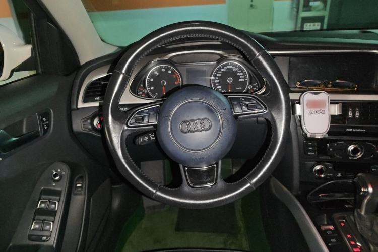 Used Audi A4L 2016 35 TFSI Automatic Comfort Model Steering Wheel