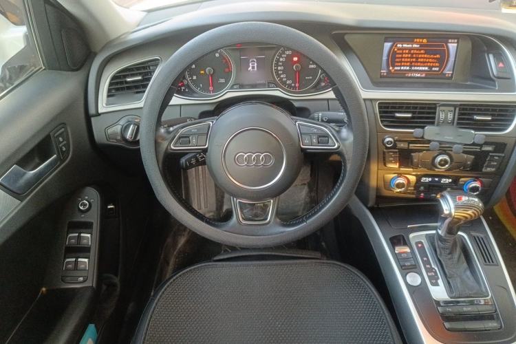 Used Audi A4L 2016 35 TFSI Collector's Edition Automatic Standard Model Steering Wheel