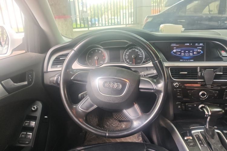 Used Audi A4L 2016 30 TFSI Collector's Edition Automatic Comfort Model Steering Wheel
