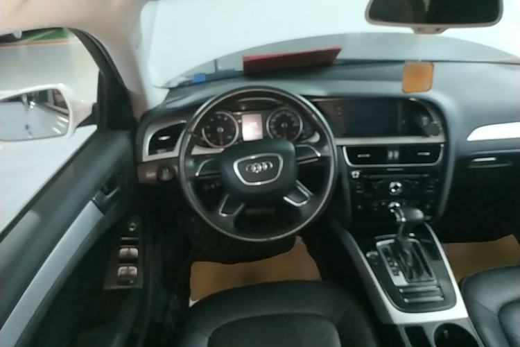 Used Audi A4L 2016 30 TFSI Collector's Edition Automatic Comfort Model Steering Wheel