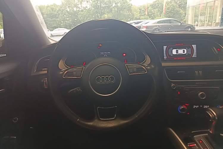 Used Audi A4L 2016 35 TFSI Automatic Standard Model Steering Wheel