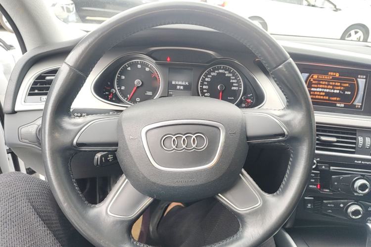 Used Audi A4L 2016 30 TFSI Collector's Edition Automatic Comfort Model Steering Wheel