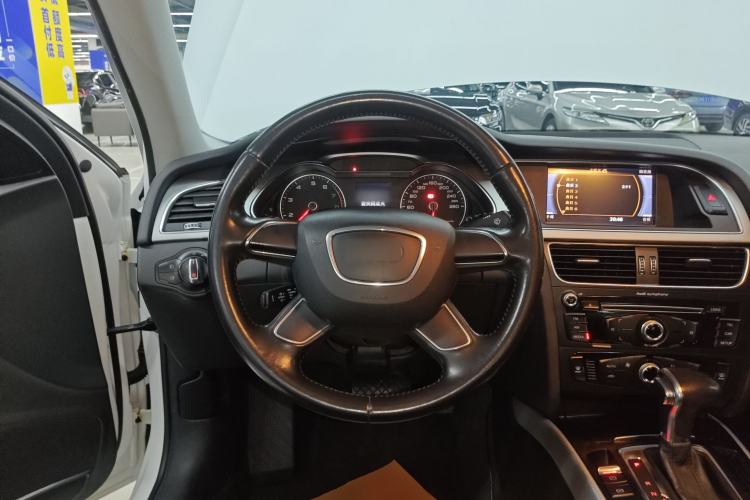 Used Audi A4L 2016 30 TFSI Collector's Edition Automatic Comfort Model Steering Wheel