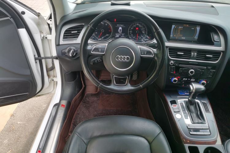 Used Audi A4L 2016 35 TFSI Collection Edition S line Comfort Model Steering Wheel