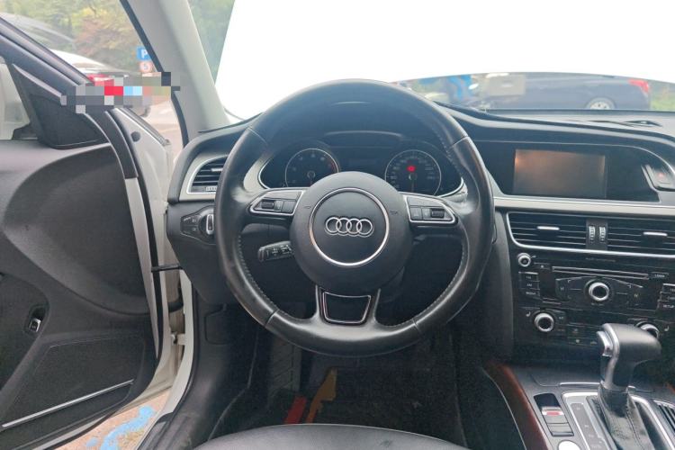 Used Audi A4L 2016 35 TFSI Collection Edition S line Comfort Model Steering Wheel