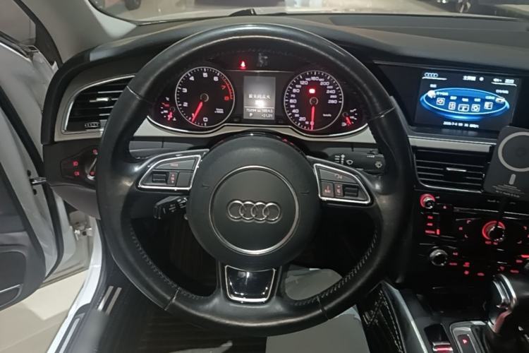 Used Audi A4L 2016 35 TFSI Collector's Edition Automatic Standard Model Steering Wheel