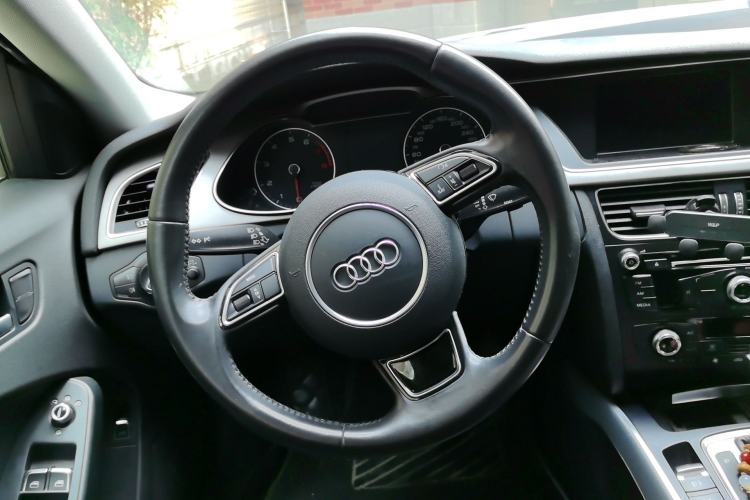 Used Audi A4L 2016 35 TFSI Collector's Edition Automatic Standard Model Steering Wheel