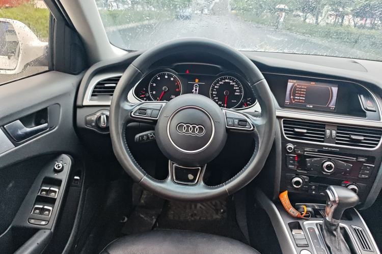 Used Audi A4L 2016 35 TFSI Collector's Edition Automatic Standard Model Steering Wheel