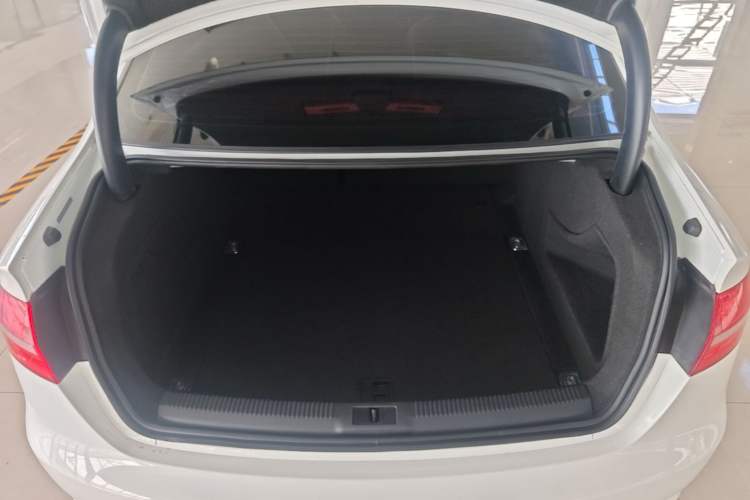 Used Audi A4L 2016 35 TFSI Automatic Standard Model Trunk