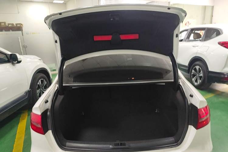 Used Audi A4L 2016 35 TFSI Collector's Edition Automatic Standard Model Trunk