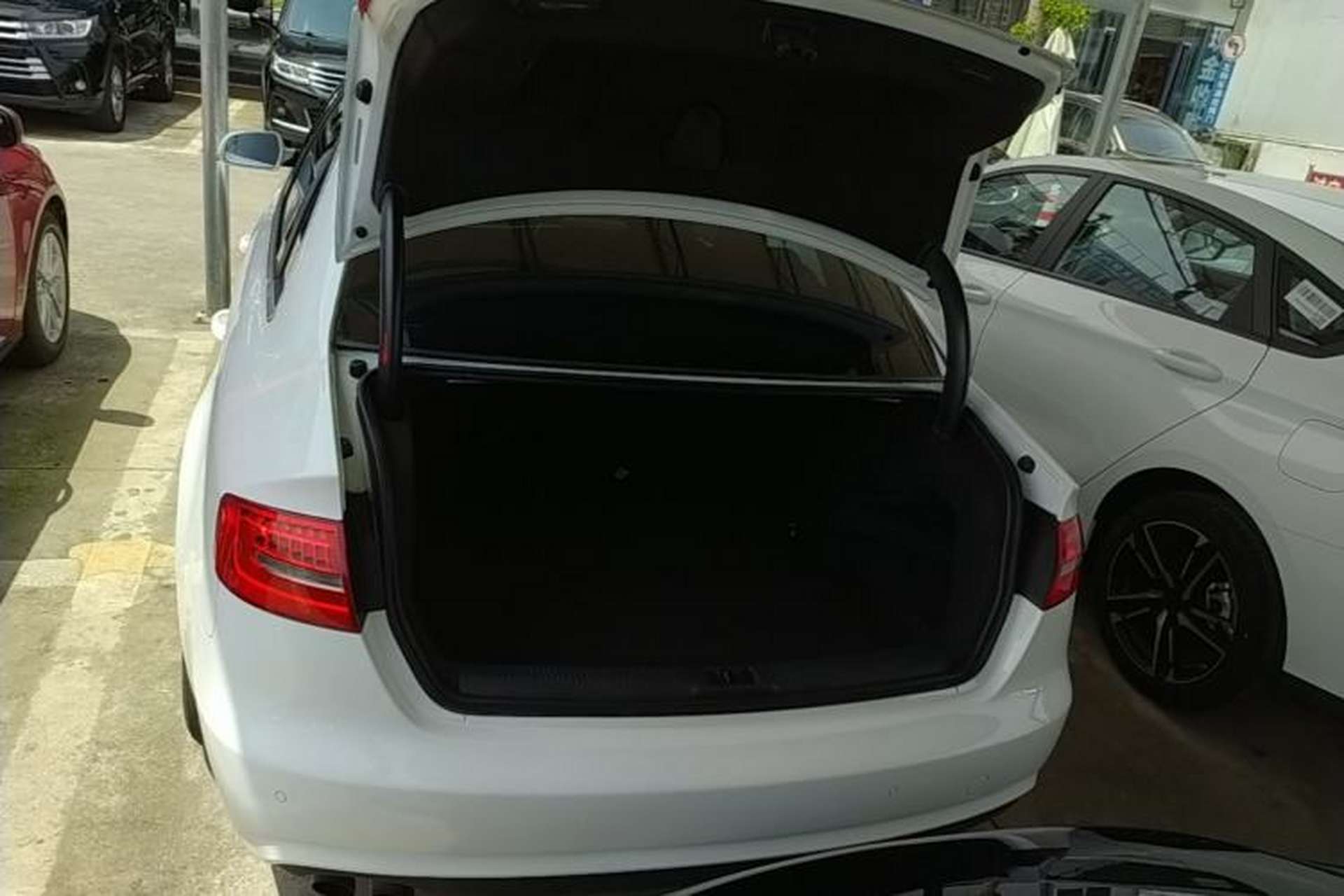 Used Audi A4L 2016 30 TFSI Collector's Edition Automatic Comfort Model Trunk