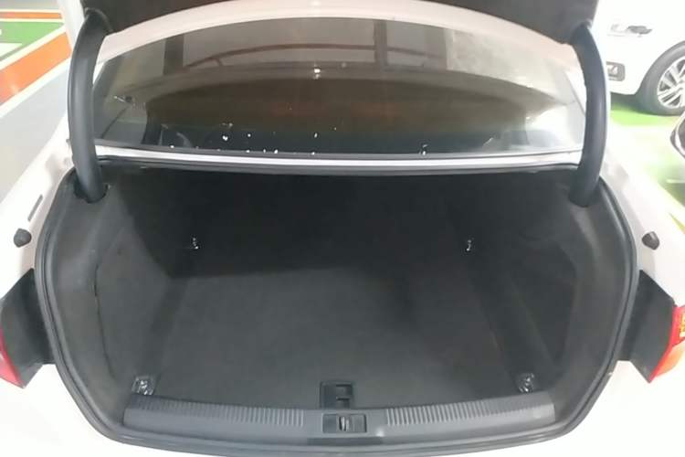 Used Audi A4L 2016 30 TFSI Collector's Edition Automatic Comfort Model Trunk