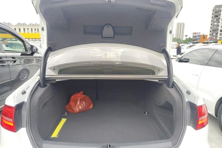 Used Audi A4L 2016 30 TFSI Collector's Edition Automatic Comfort Model Trunk