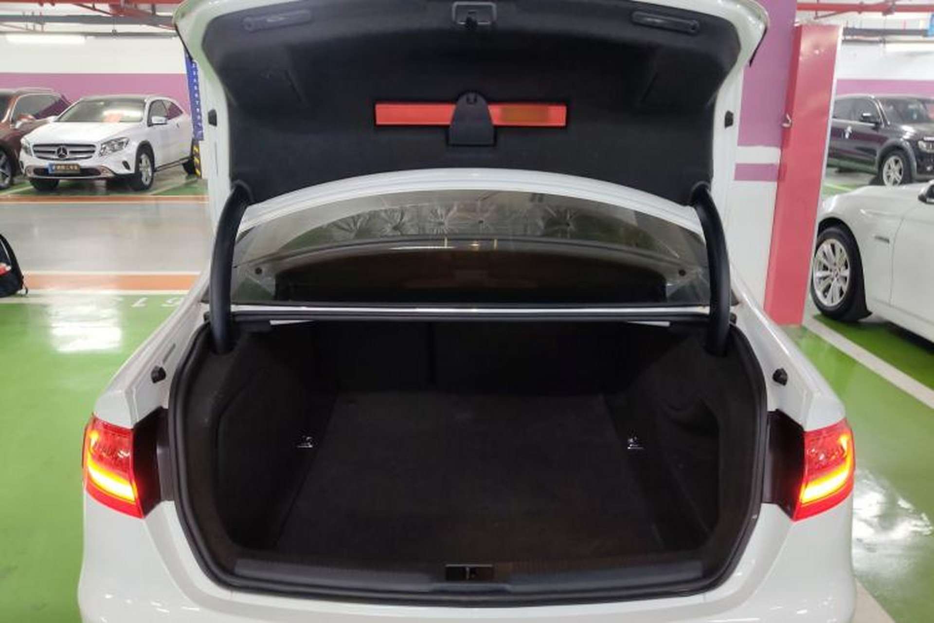 Used Audi A4L 2016 30 TFSI Collector's Edition Automatic Comfort Model Trunk