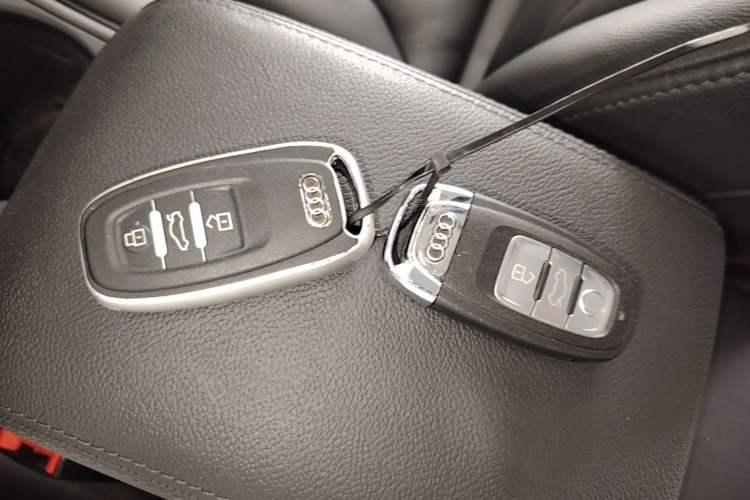 Used Audi A4L 2016 35 TFSI Collection Edition S line Comfort Model Vehicle Key