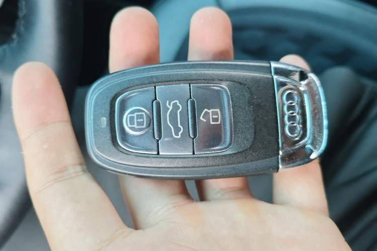 Used Audi A4L 2016 35 TFSI Collection Edition S line Comfort Model Vehicle Key