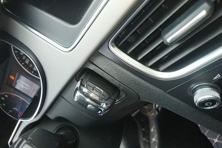 Used Audi A4L 2016 30 TFSI Collector's Edition Automatic Comfort Model Vehicle Key