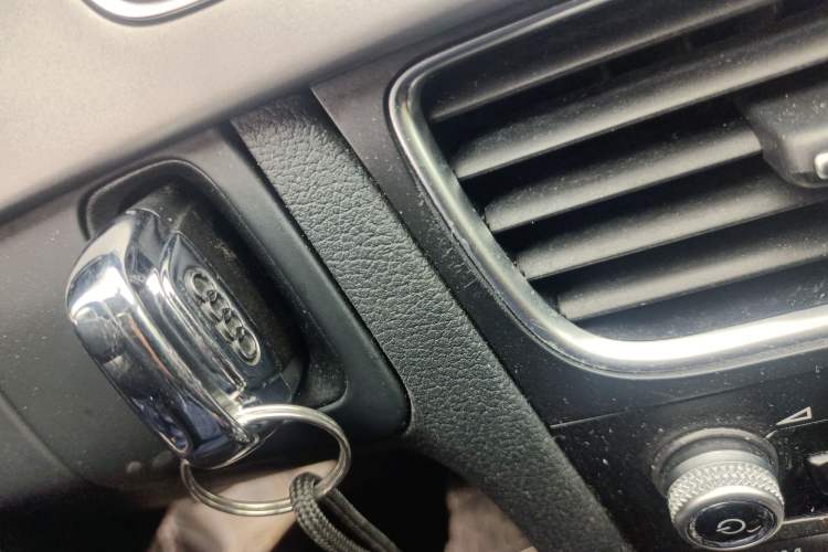 Used Audi A4L 2016 35 TFSI Collection Edition S line Comfort Model Vehicle Key