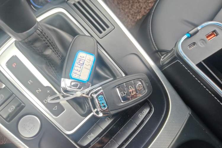 Used Audi A4L 2016 35 TFSI Collector's Edition Automatic Standard Model Vehicle Key