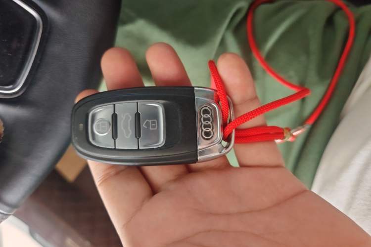 Used Audi A4L 2016 35 TFSI Automatic Standard Model Vehicle Key