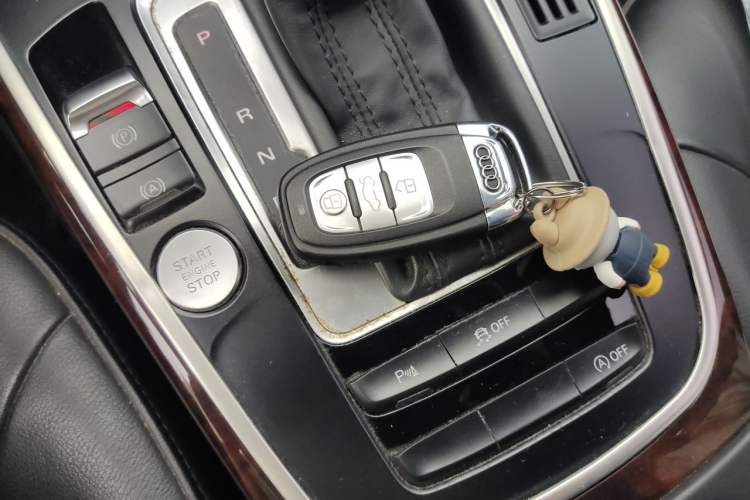 Used Audi A4L 2016 35 TFSI Collection Edition S line Comfort Model Vehicle Key