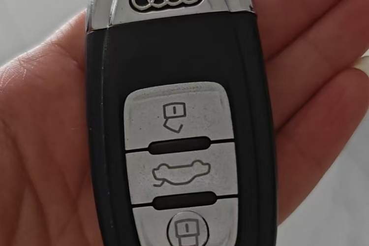 Used Audi A4L 2016 45 TFSI Collection Edition quattro Personalized Sports Model Vehicle Key