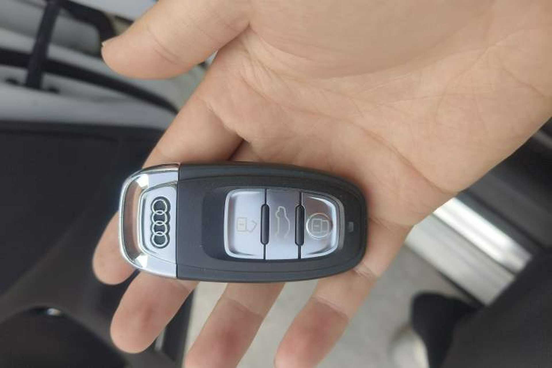 Used Audi A4L 2016 35 TFSI Collector's Edition Automatic Standard Model Vehicle Key