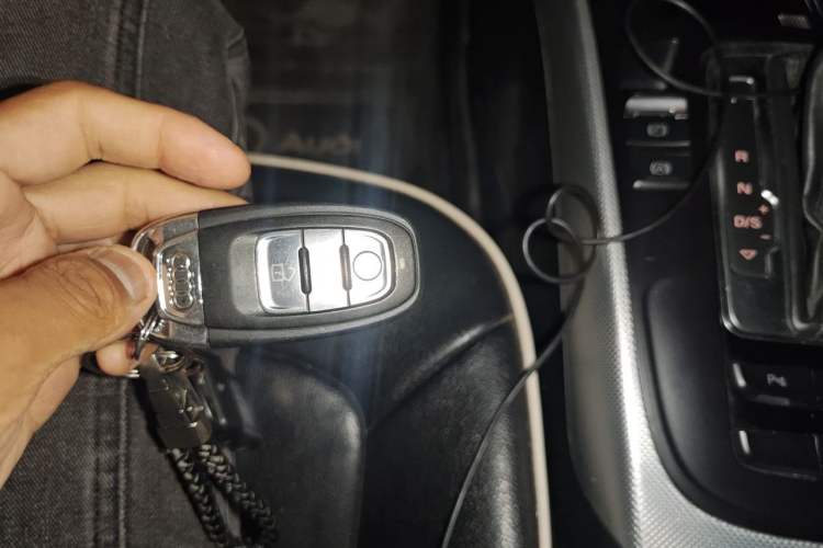 Used Audi A4L 2016 35 TFSI Automatic Standard Model Vehicle Key