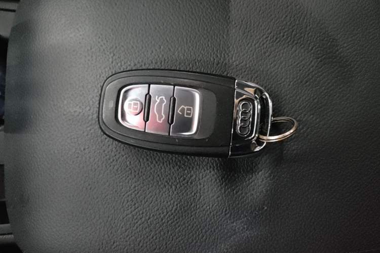 Used Audi A4L 2016 35 TFSI Automatic Comfort Model Vehicle Key
