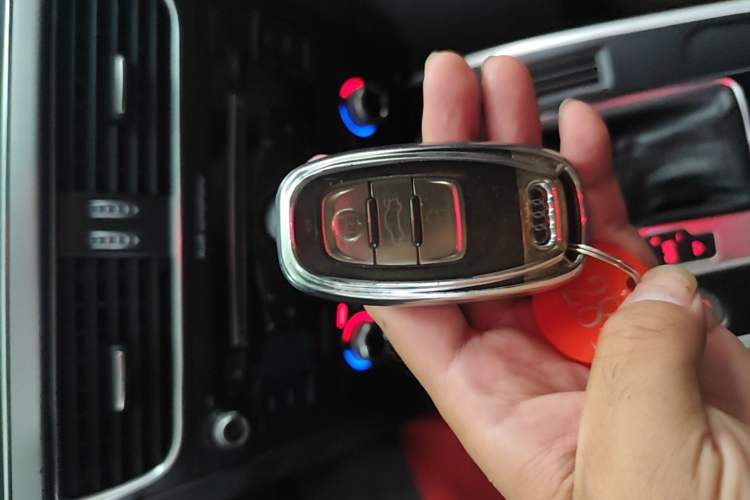 Used Audi A4L 2016 35 TFSI Collector's Edition Automatic Standard Model Vehicle Key