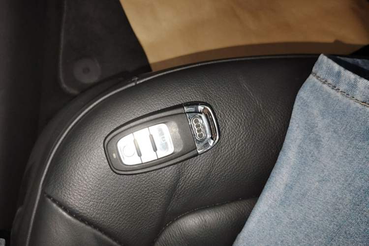 Used Audi A4L 2016 35 TFSI Automatic Comfort Model Vehicle Key