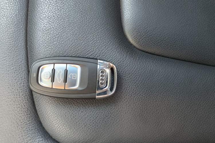 Used Audi A4L 2016 35 TFSI Collection Edition S line Comfort Model Vehicle Key