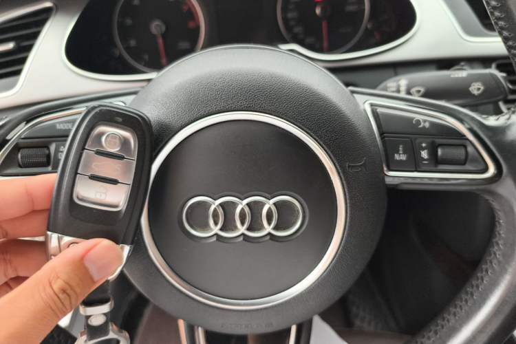 Used Audi A4L 2016 35 TFSI Collection Edition S line Comfort Model Vehicle Key